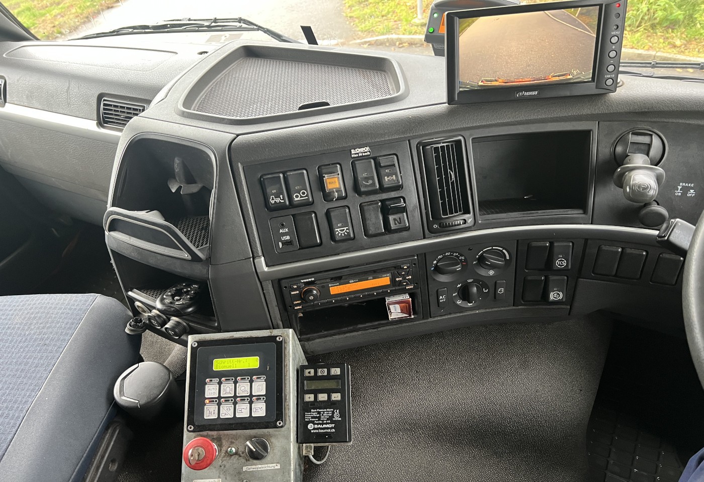 MOTO6625_3049312 vehicle image