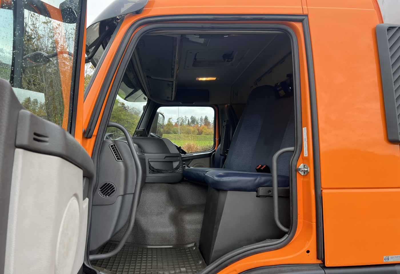 MOTO6625_3049312 vehicle image