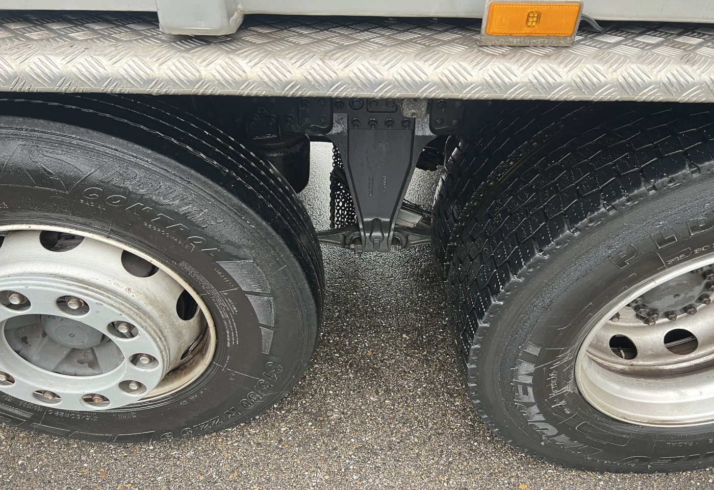 MOTO6625_3049312 vehicle image
