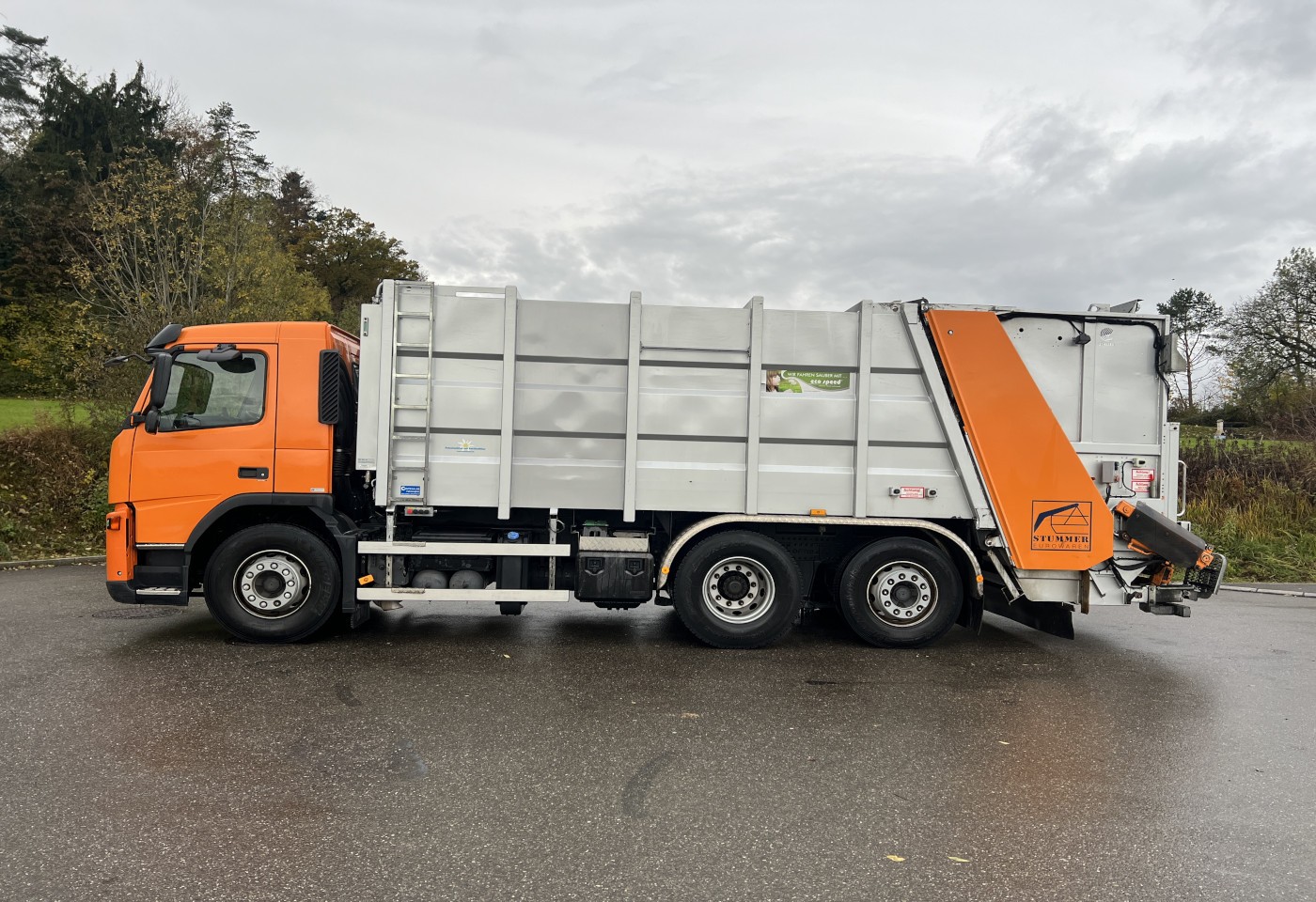 MOTO6625_3049312 vehicle image