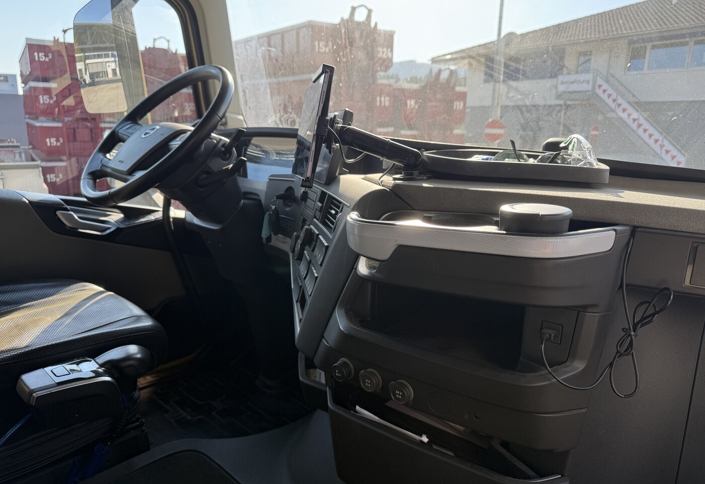 MOTO6625_3049153 vehicle image