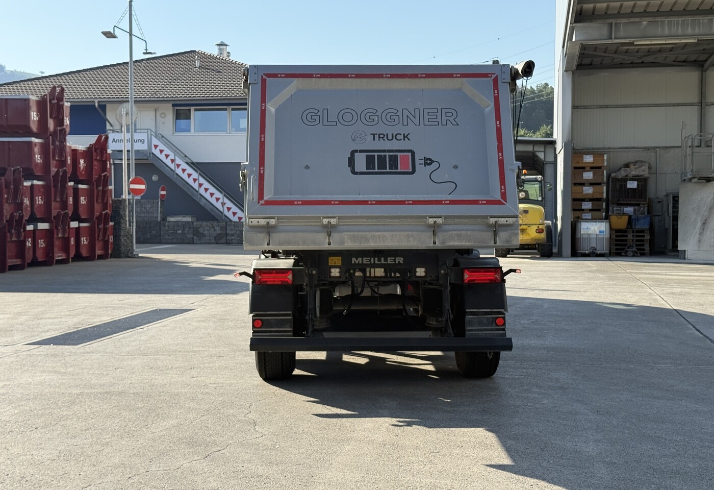 MOTO6625_3049153 vehicle image