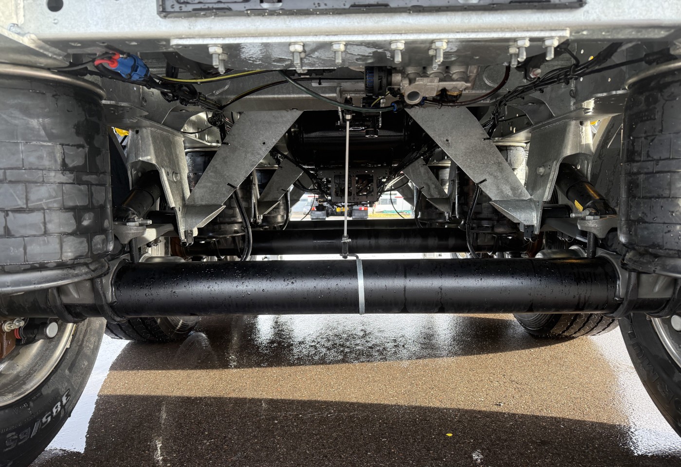 MOTO6625_3049293 vehicle image