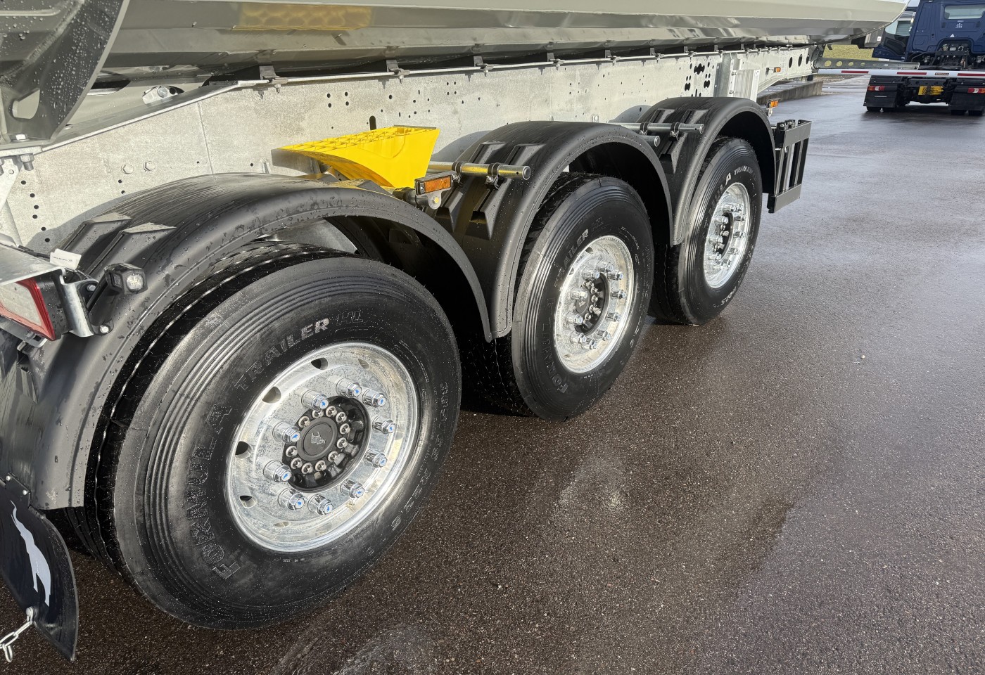 MOTO6625_3049293 vehicle image