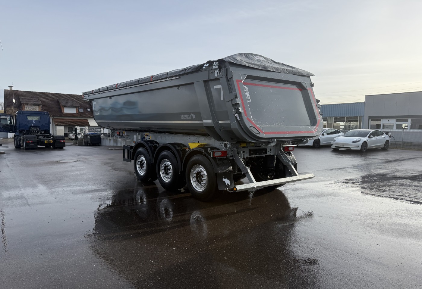 MOTO6625_3049293 vehicle image