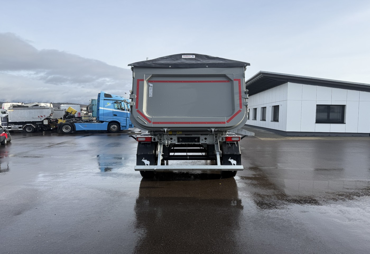 MOTO6625_3049293 vehicle image