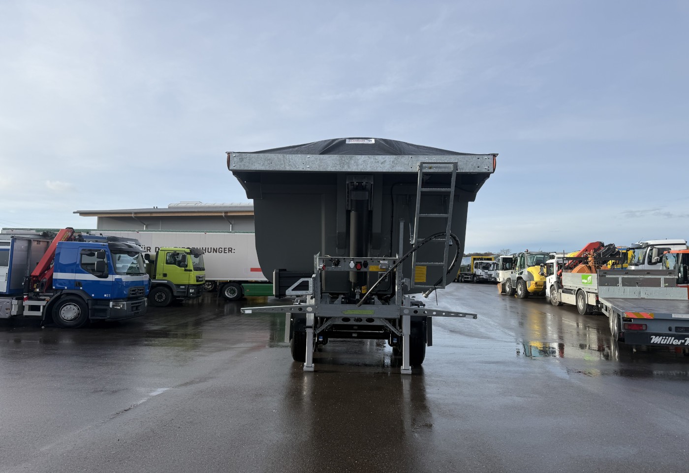 MOTO6625_3049293 vehicle image