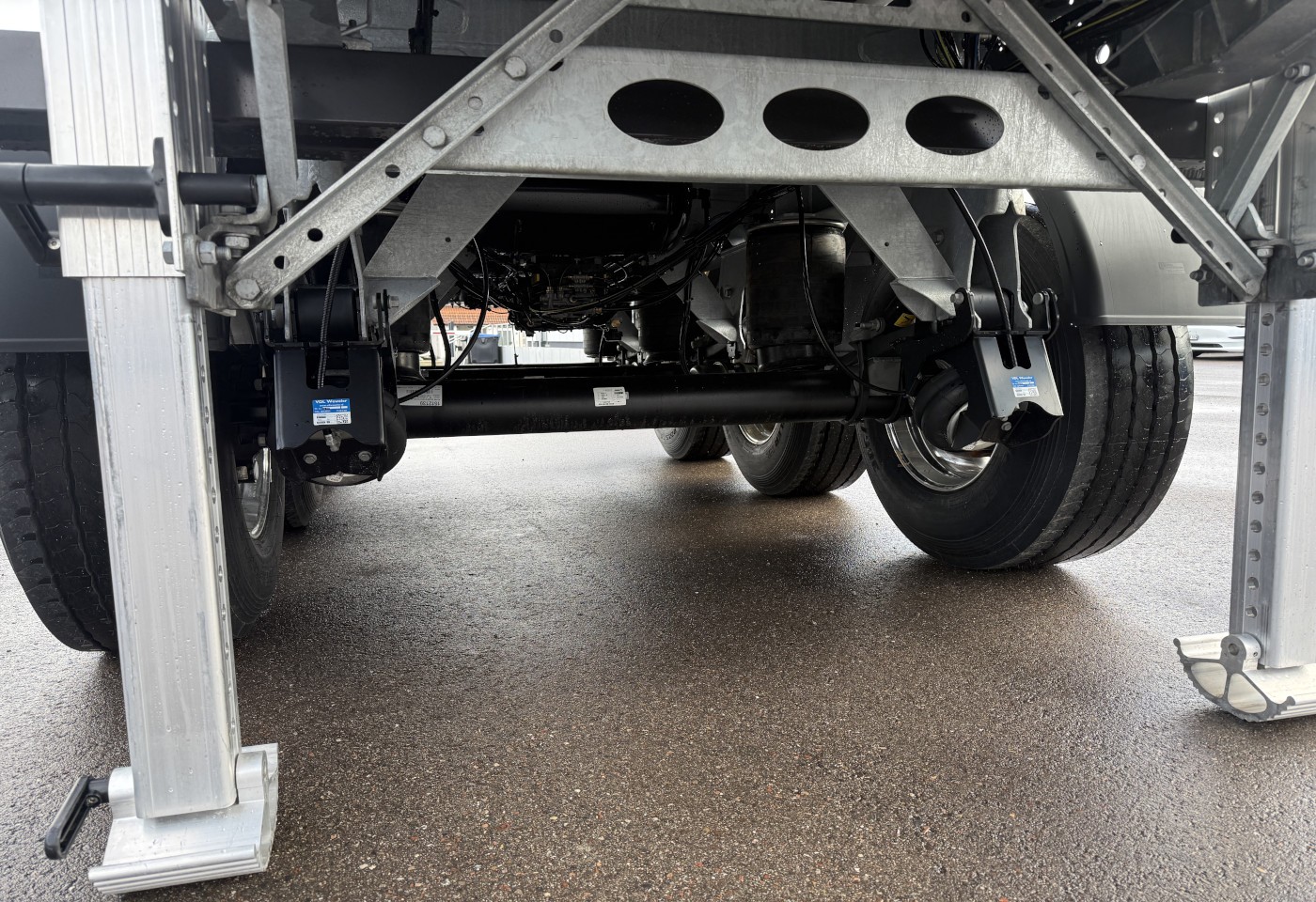MOTO6625_3049291 vehicle image