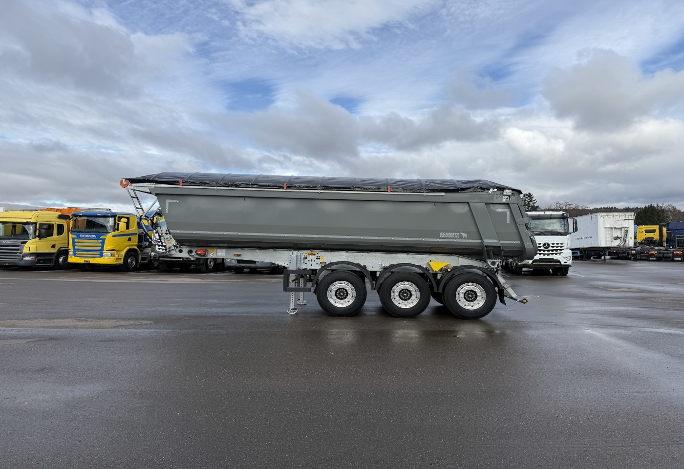 MOTO6625_3049291 vehicle image