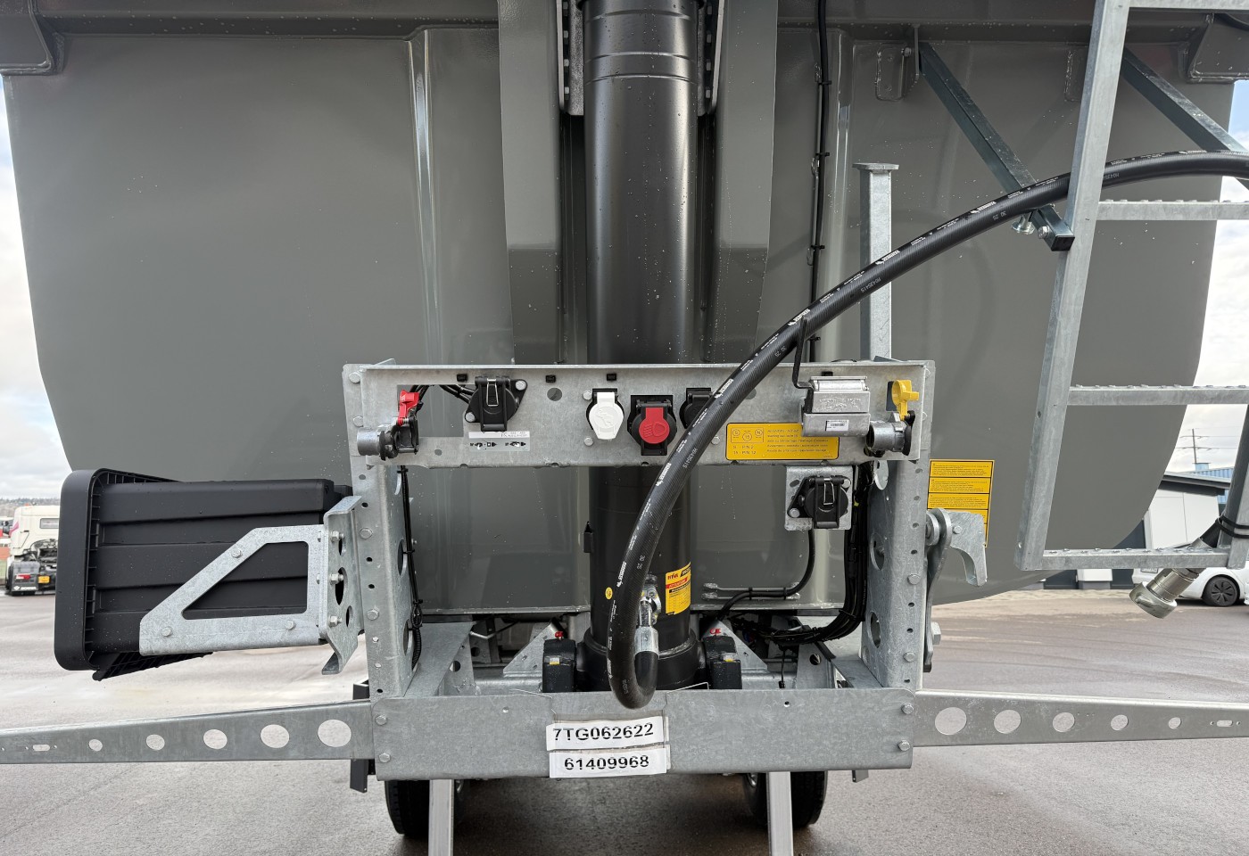 MOTO6625_3049291 vehicle image