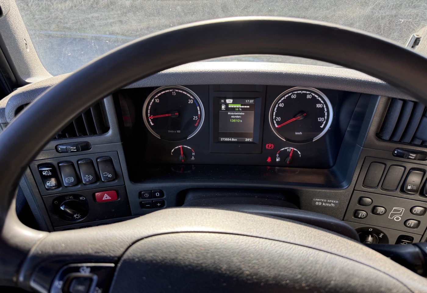 MOTO6625_3049286 vehicle image