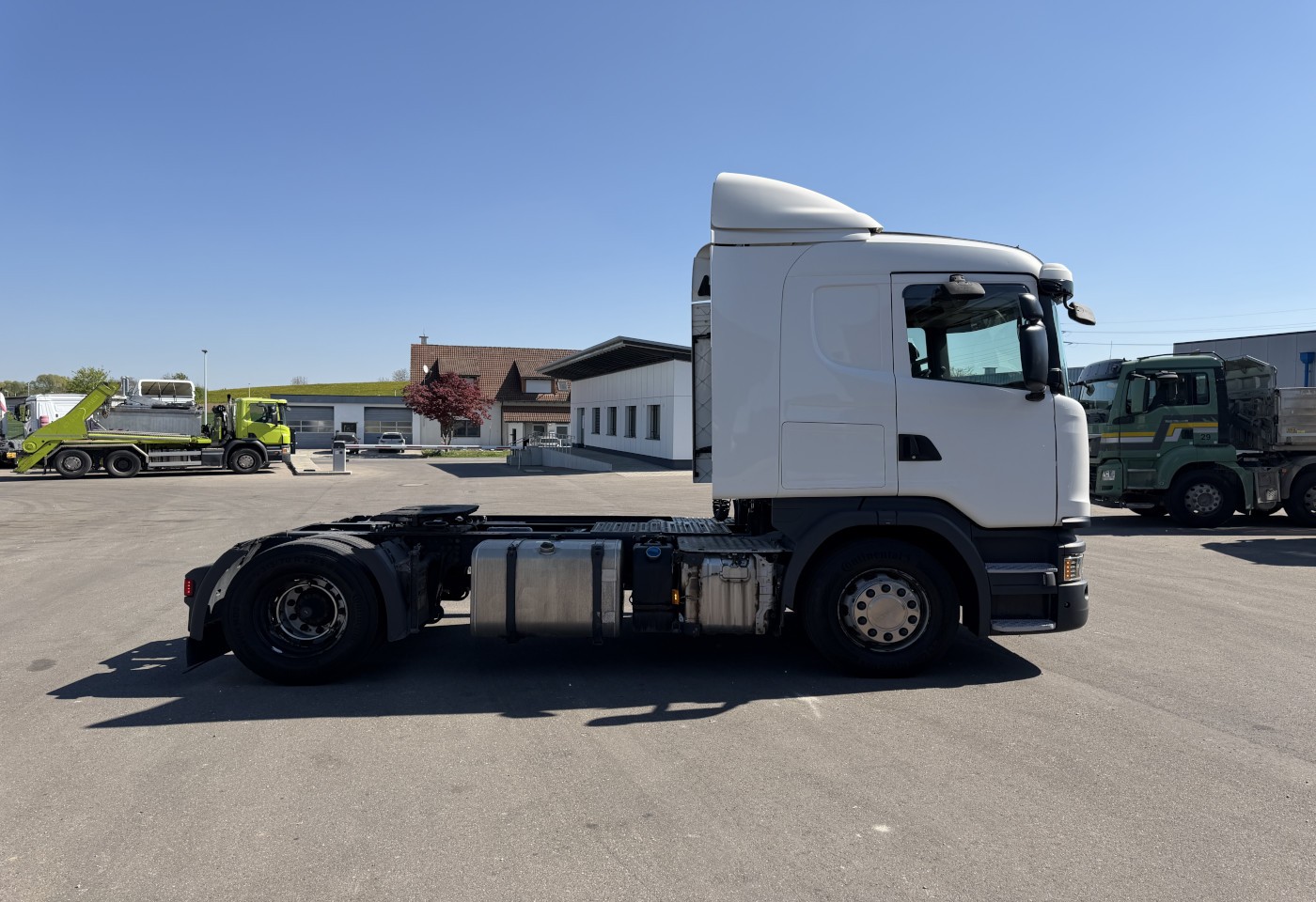 MOTO6625_3049254 vehicle image