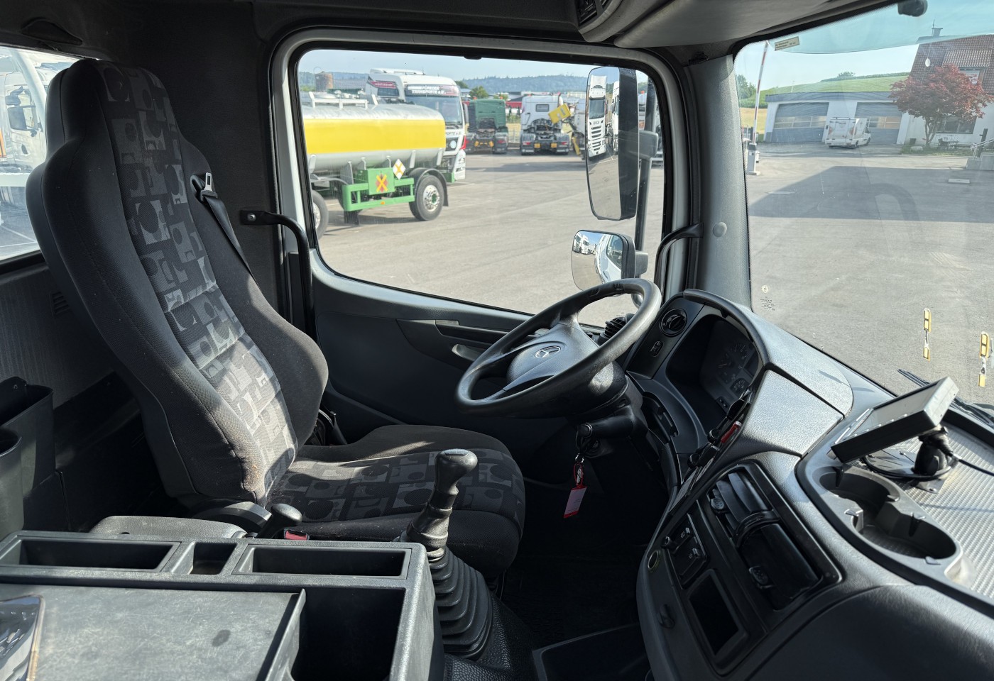 MOTO6625_3049203 vehicle image