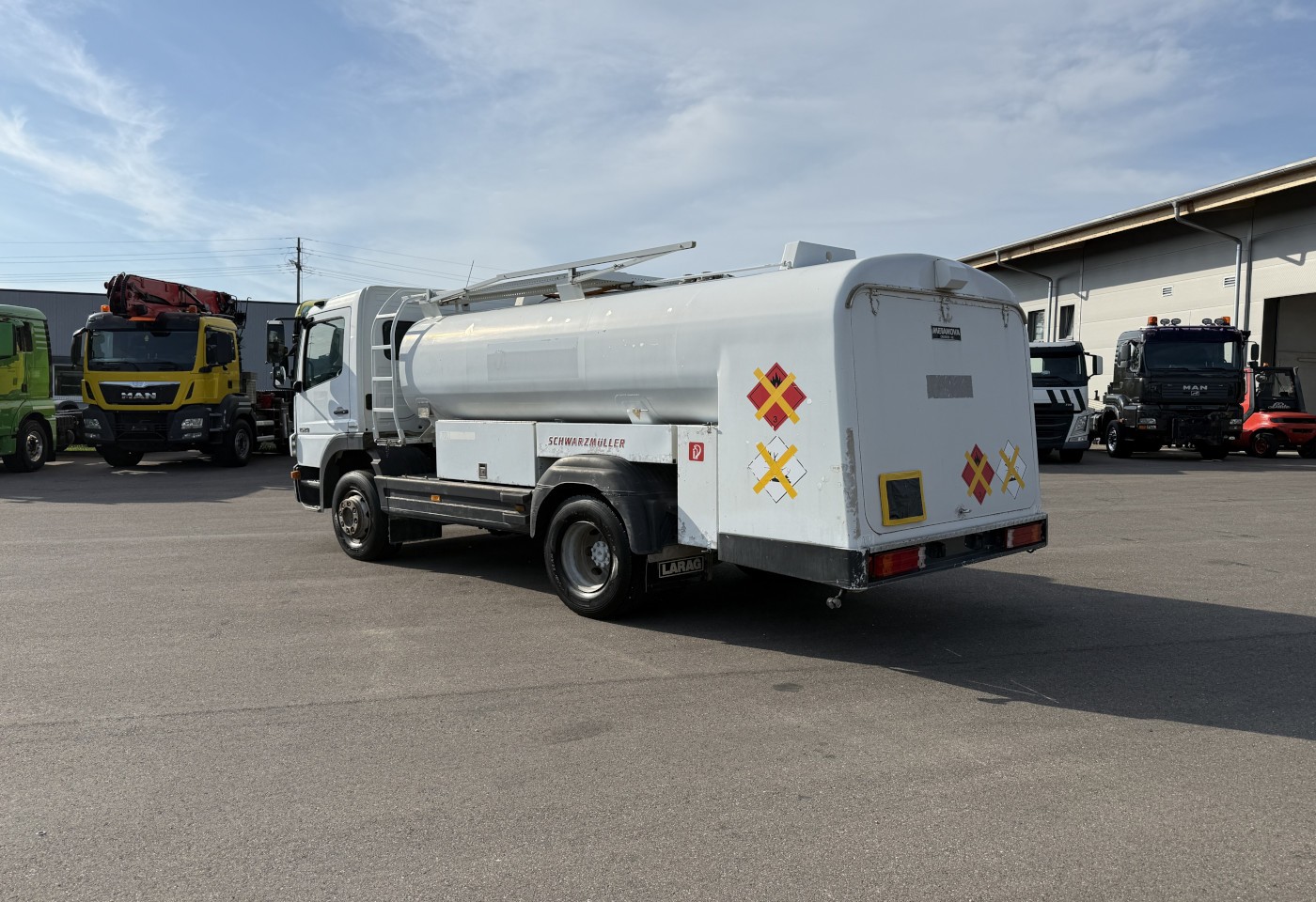 MOTO6625_3049203 vehicle image