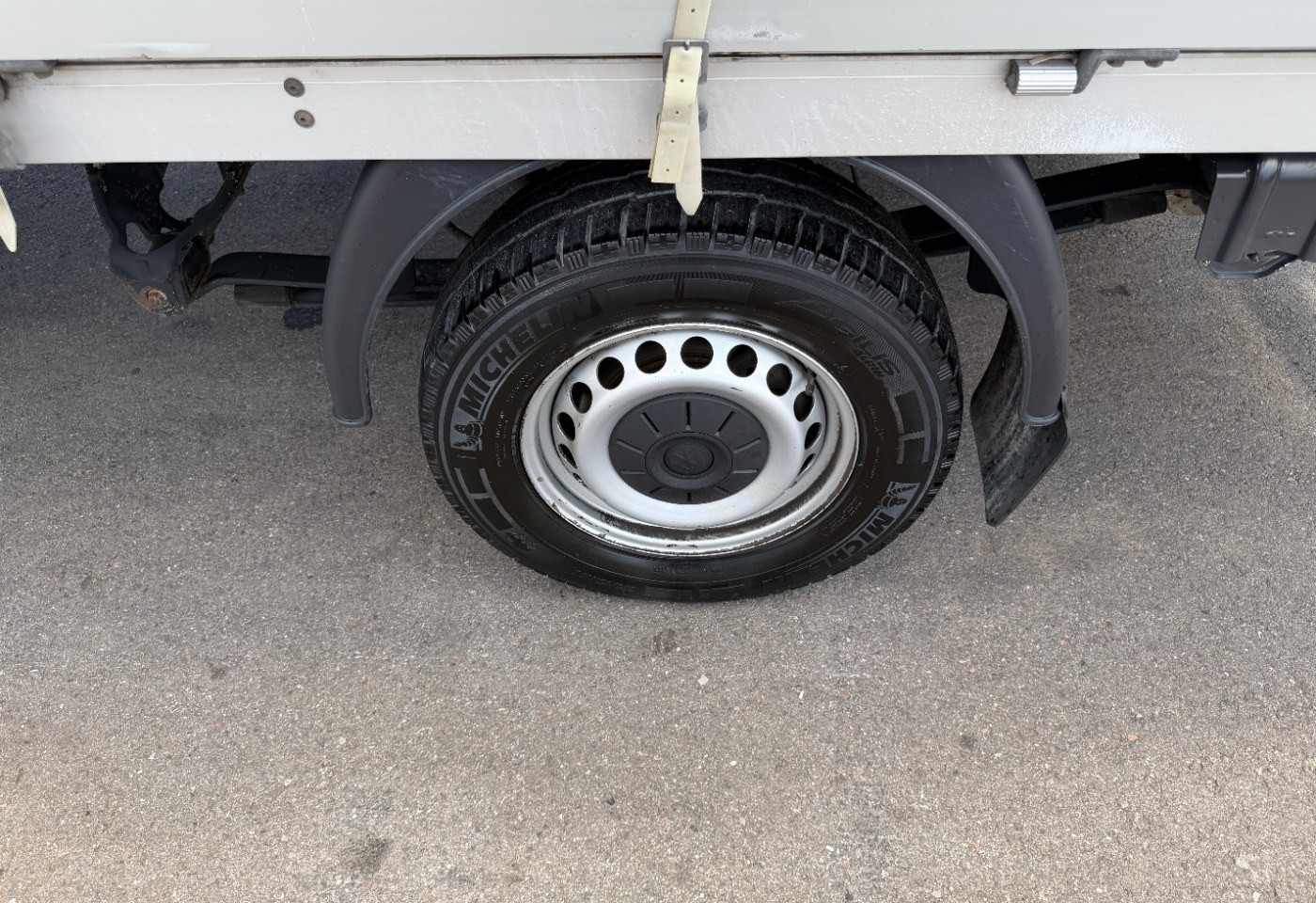 MOTO6625_3049202 vehicle image