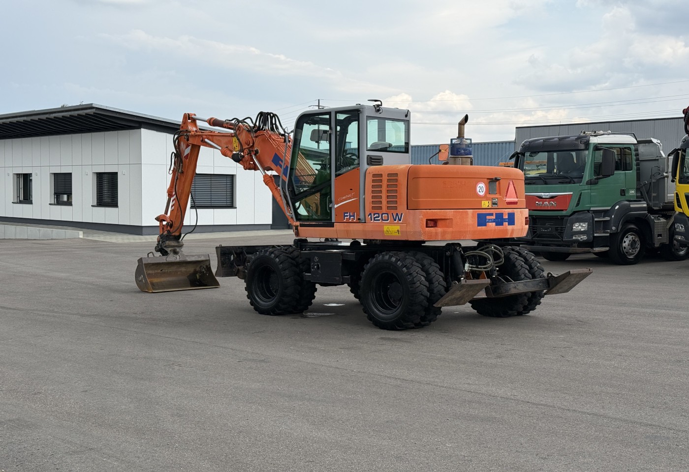 MOTO6625_3049188 vehicle image