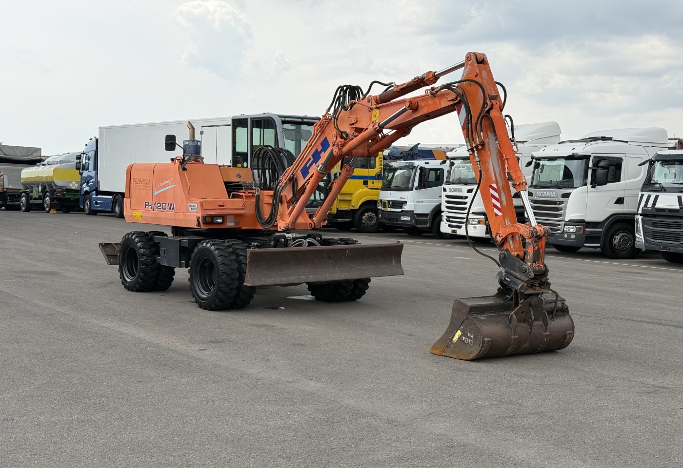 MOTO6625_3049188 vehicle image
