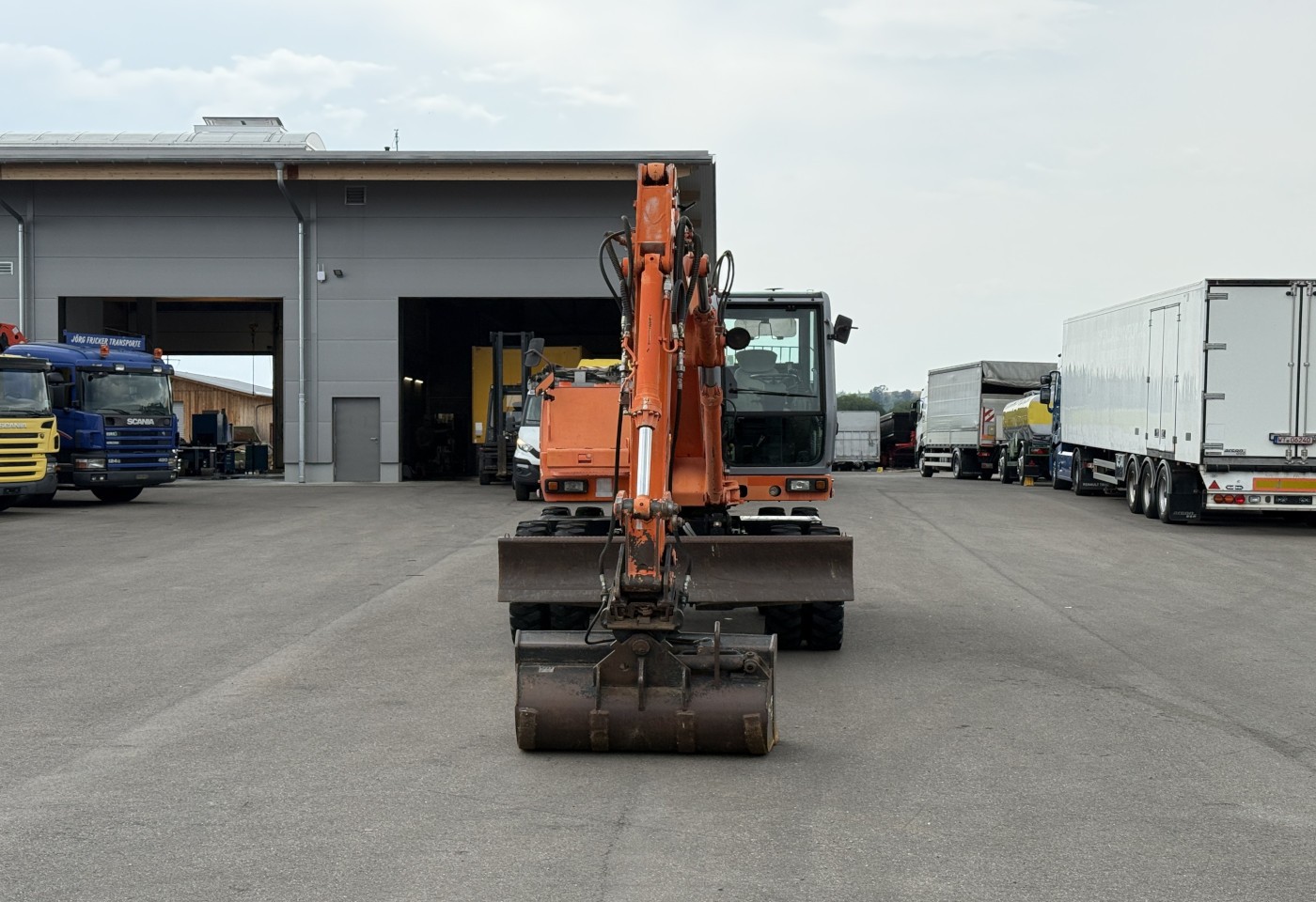 MOTO6625_3049188 vehicle image
