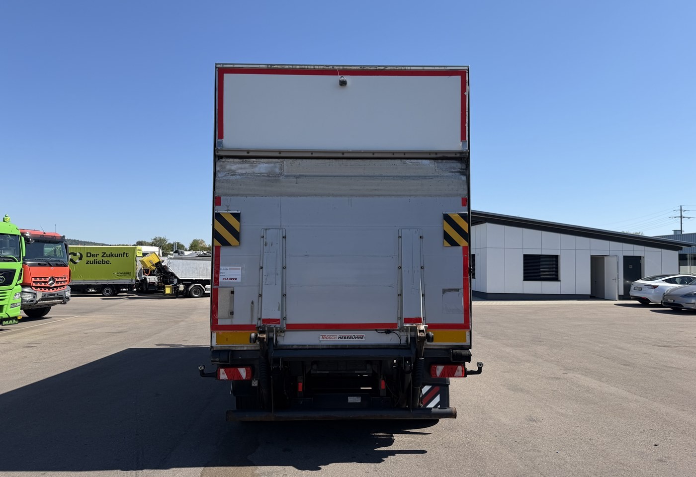 MOTO6625_3049161 vehicle image