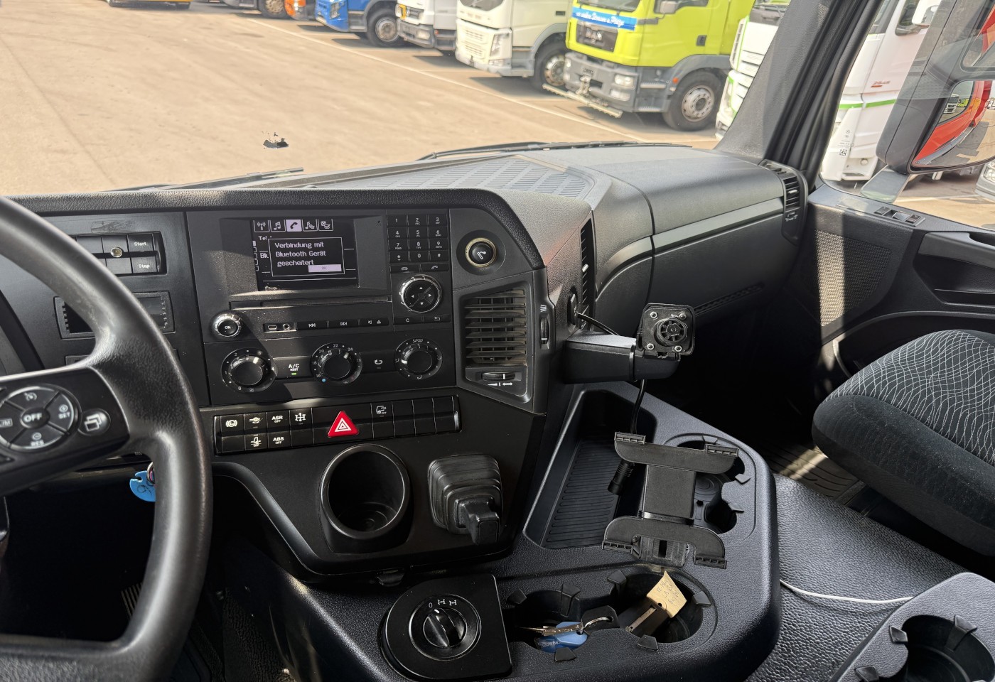 MOTO6625_3049166 vehicle image