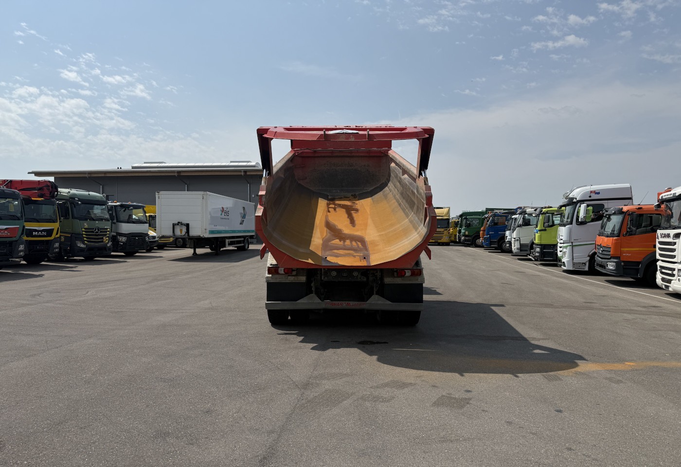 MOTO6625_3049166 vehicle image