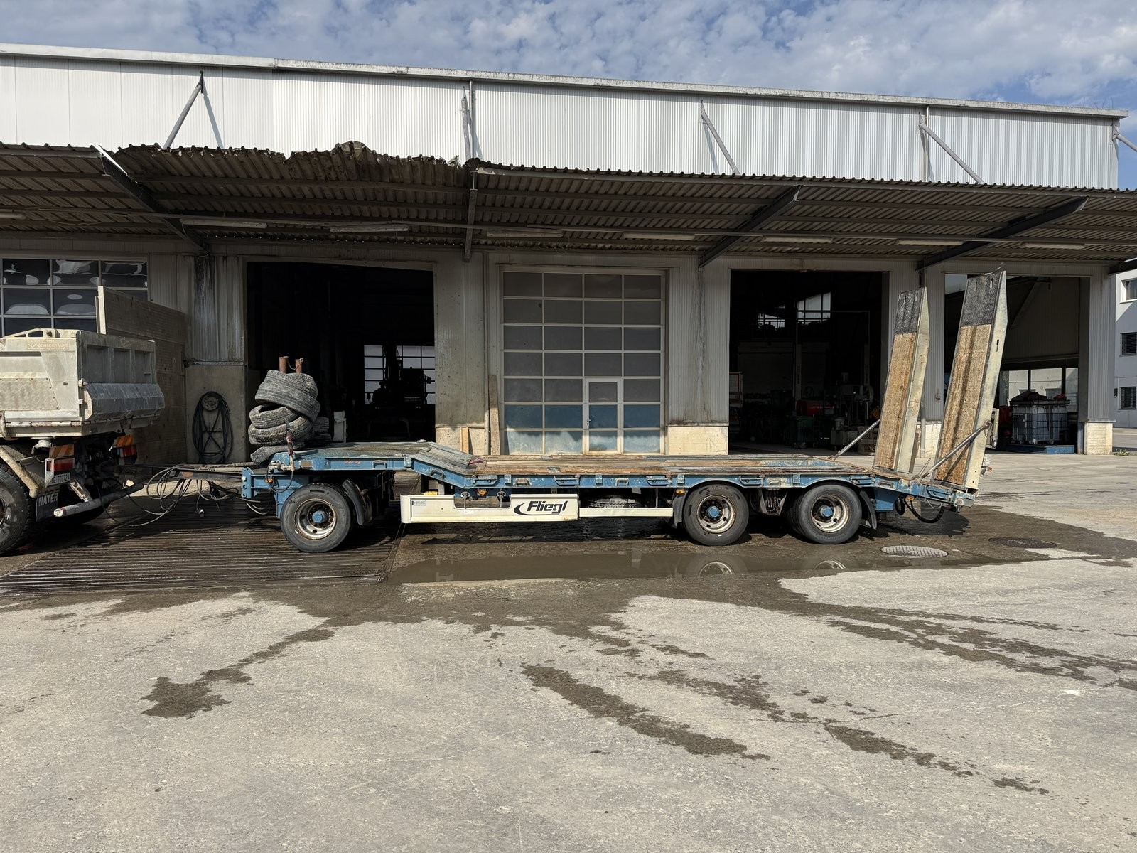 MOTO6625_3049159 vehicle image