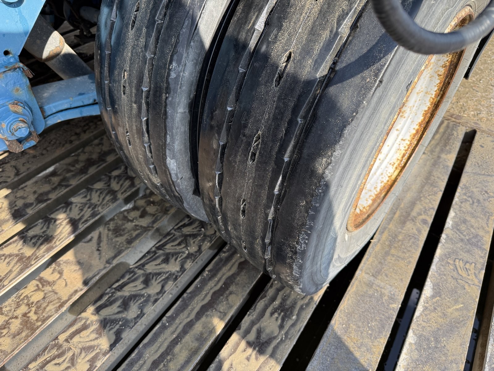 MOTO6625_3049159 vehicle image
